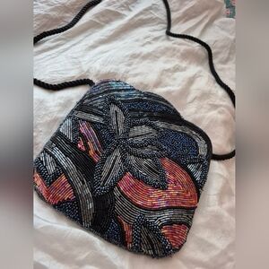 Vintage Beaded Purse With Scalloped Edges At Top Zipper Closure